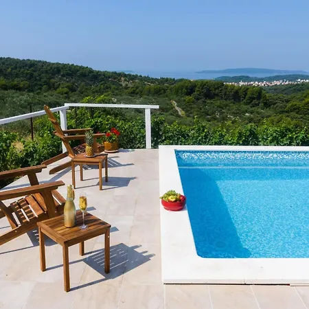 Family Friendly House With A Swimming Pool Zedno, Ciovo - 23762