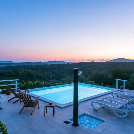 Family Friendly House With A Swimming Pool Zedno, Ciovo - 23762 Feriehus *